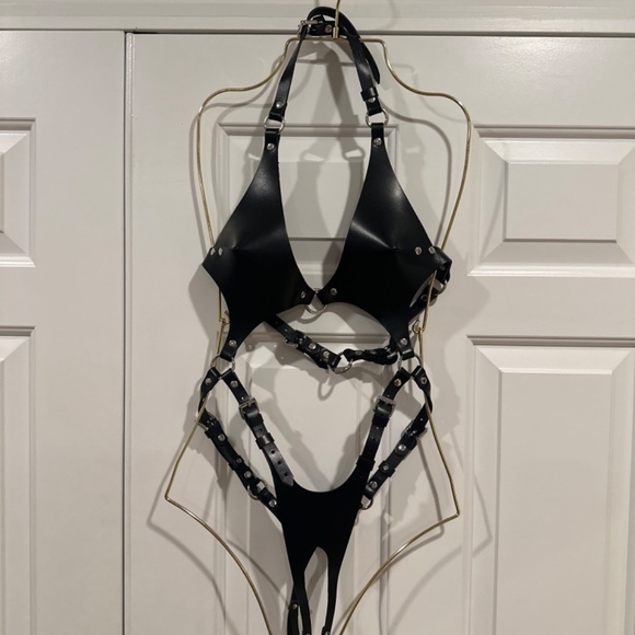 Mariemur Pamela Leather Bodysuit (S) - Picture 3 of 9